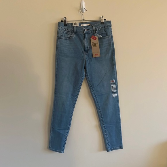 Levi’s 720 High-Rise Super Skinny Cropped - Picture 1 of 4